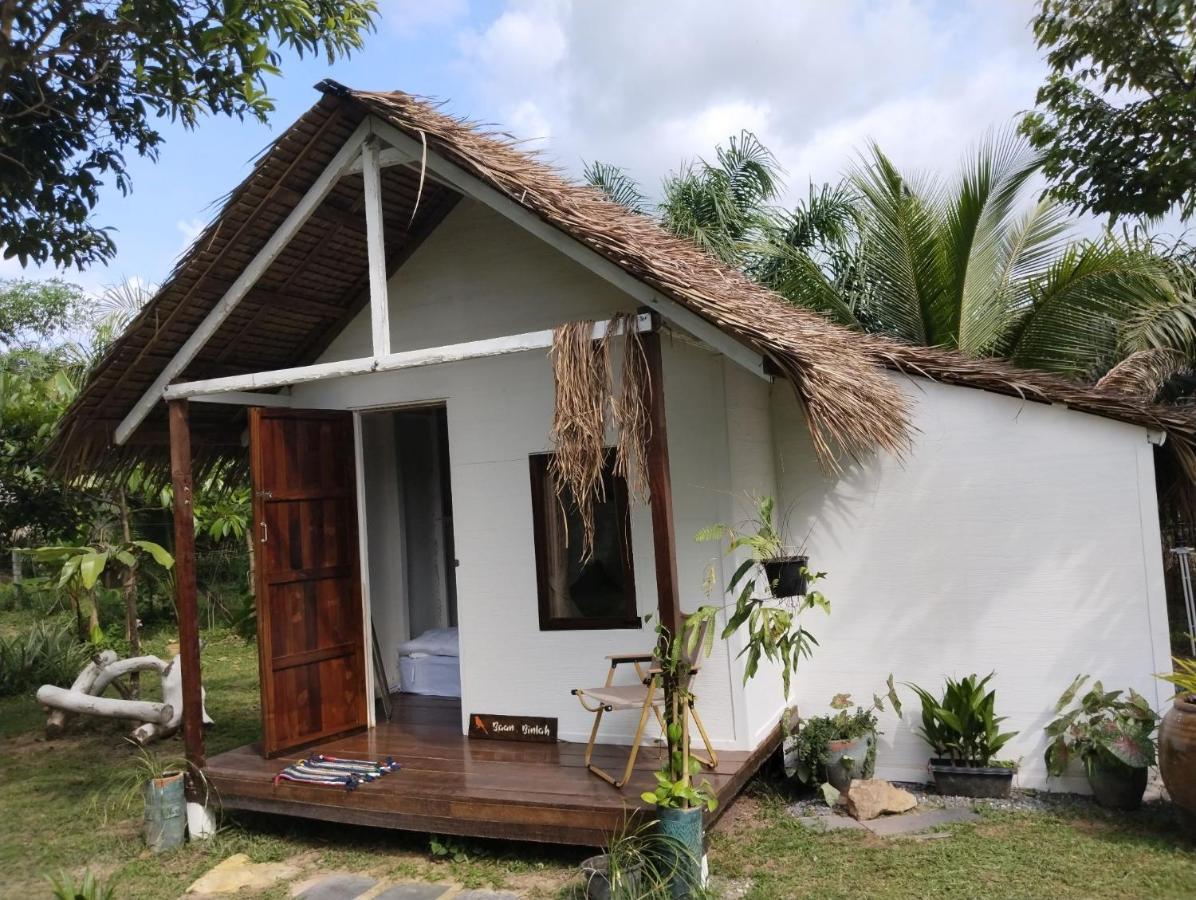 Baan Farang Homestay Phra Saeng Ban Nam Dam Exterior photo